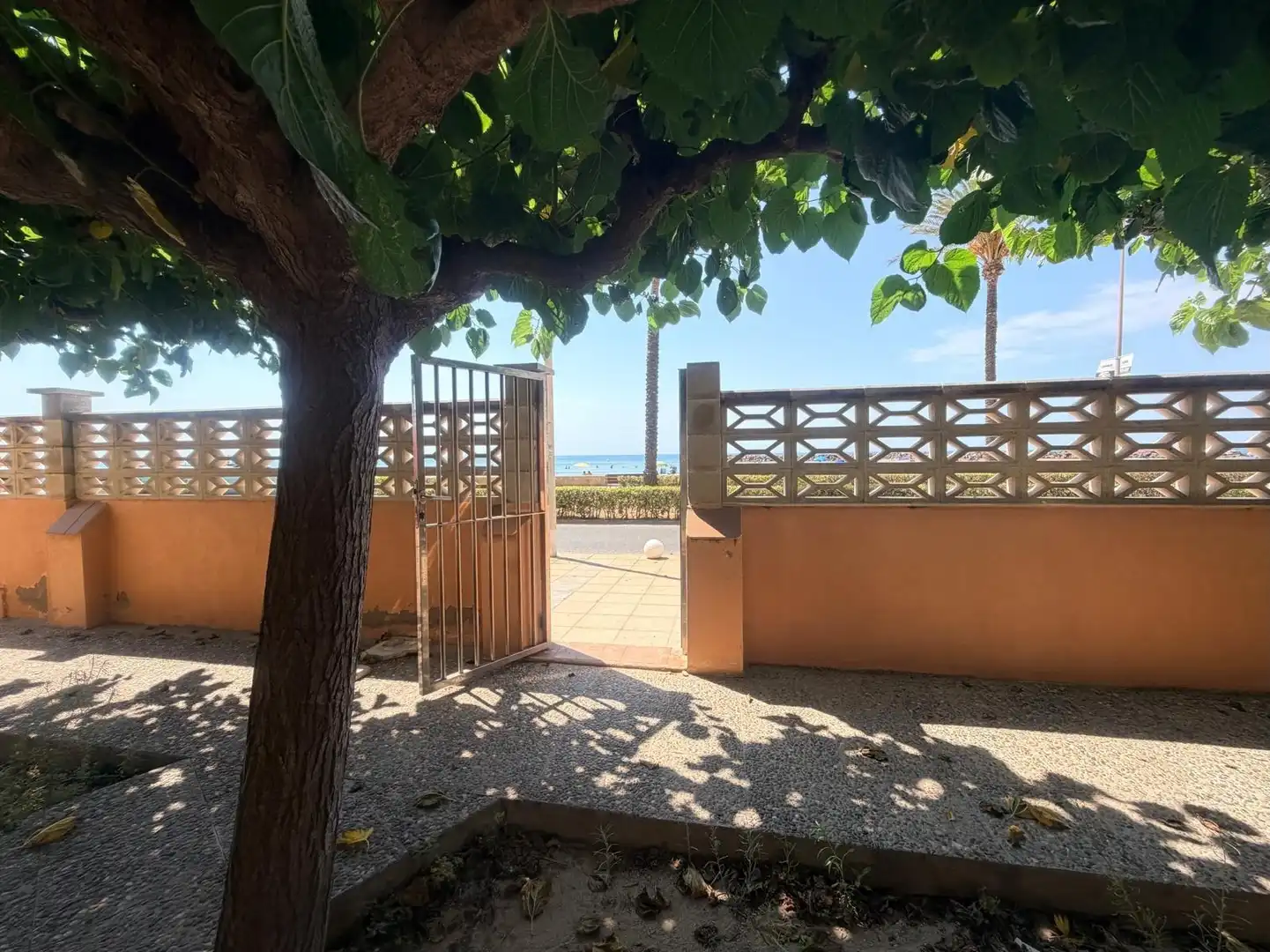 Vista exterior de Piso en venta en Cunit con Jardín privado, Terraza y Trastero