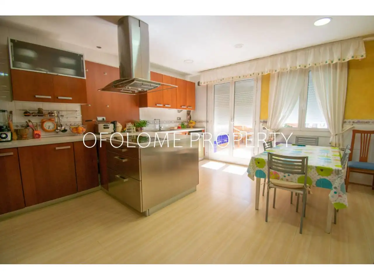 Küche von Einfamilien-Reihenhaus zum Verkauf in Sabadell mit Heizung und Terrasse