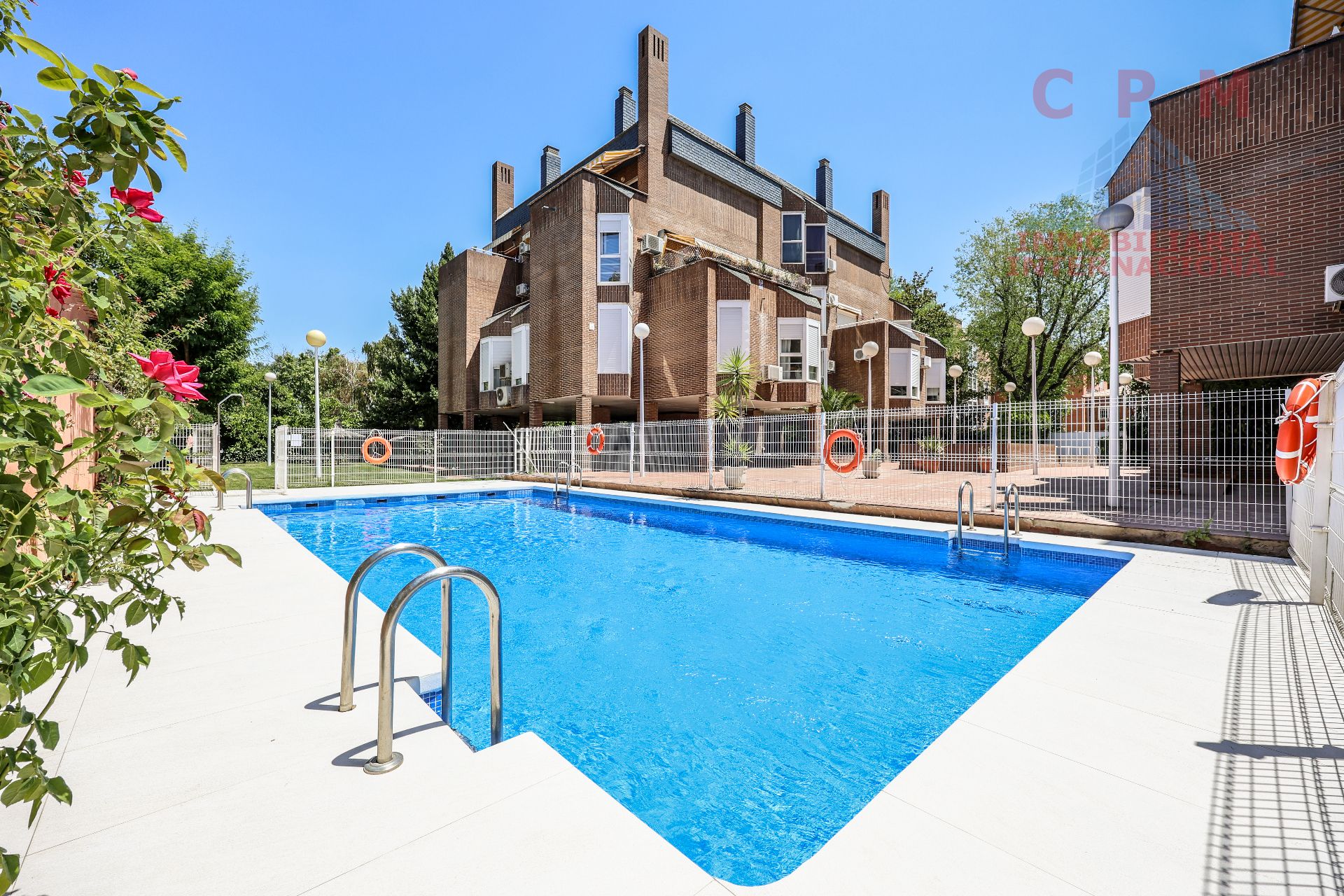 Piscina de Pis de lloguer en  Madrid Capital amb Aire condicionat, Calefacció i Parquet