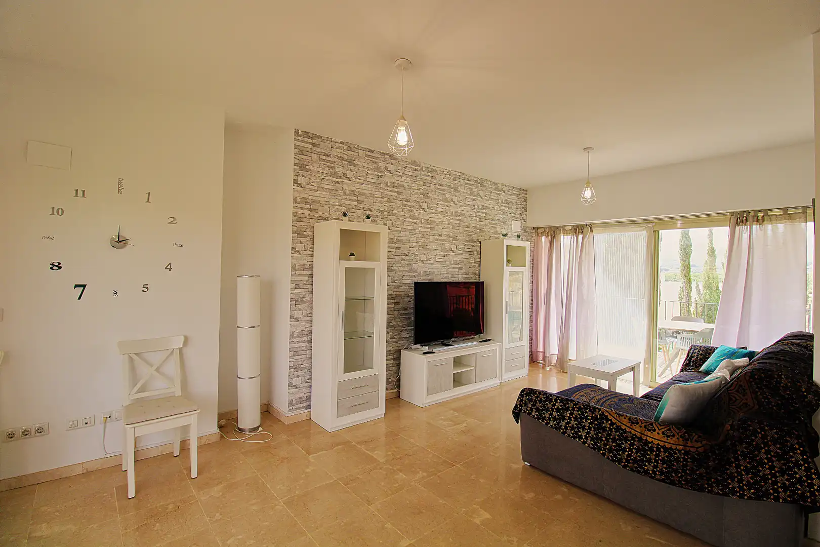 Sala de estar de Piso en venta en Alhaurín de la Torre con Aire acondicionado, Terraza y Piscina comunitaria
