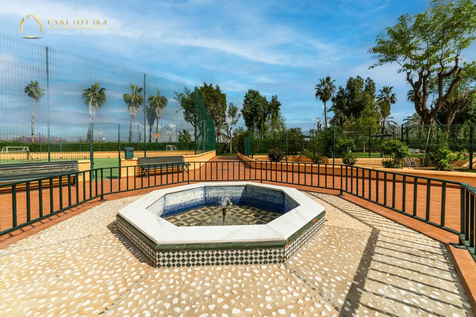 Schwimmbecken von Maisonette zum Verkauf in San Juan de Aznalfarache mit Klimaanlage, Heizung und Terrasse