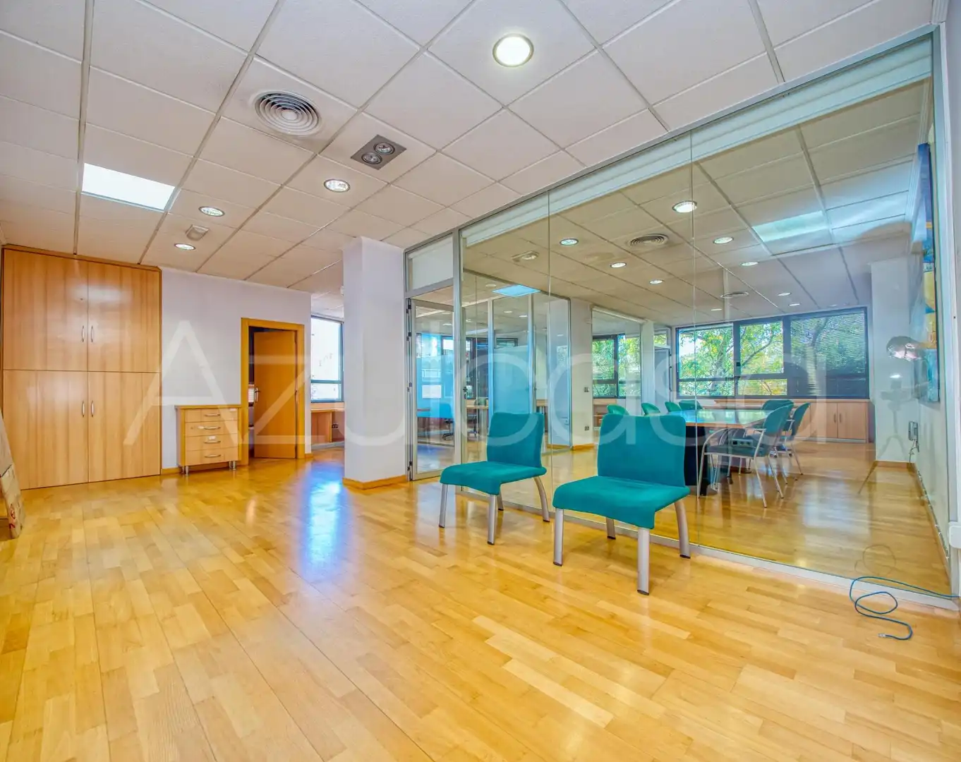 Office for sale in Alicante / Alacant  with Air Conditioner and Furnished