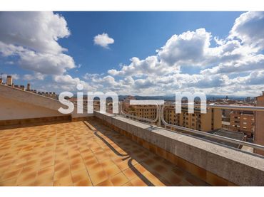 Dúplex con ascensor en venta en Ronda Francesc Camprodon