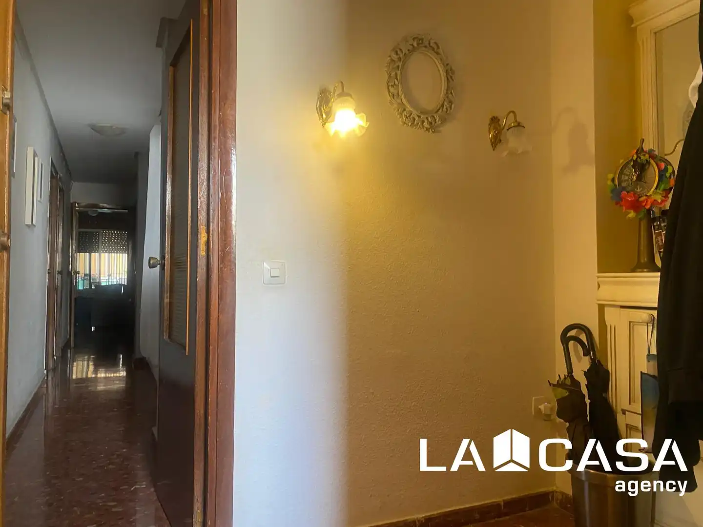 Wohnung zum Verkauf in Dos Hermanas mit Klimaanlage und Terrasse