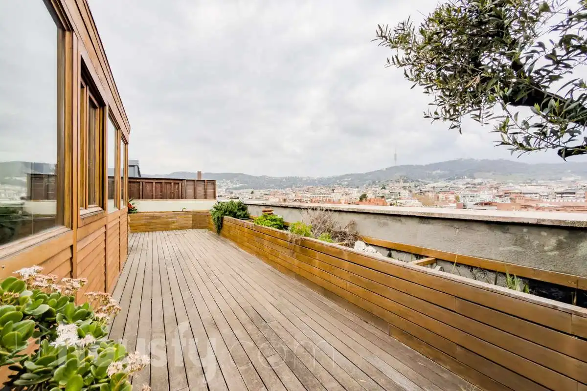 Terraza de Piso en venta en Barcelona con Aire acondicionado, Calefacción y Jardín privado