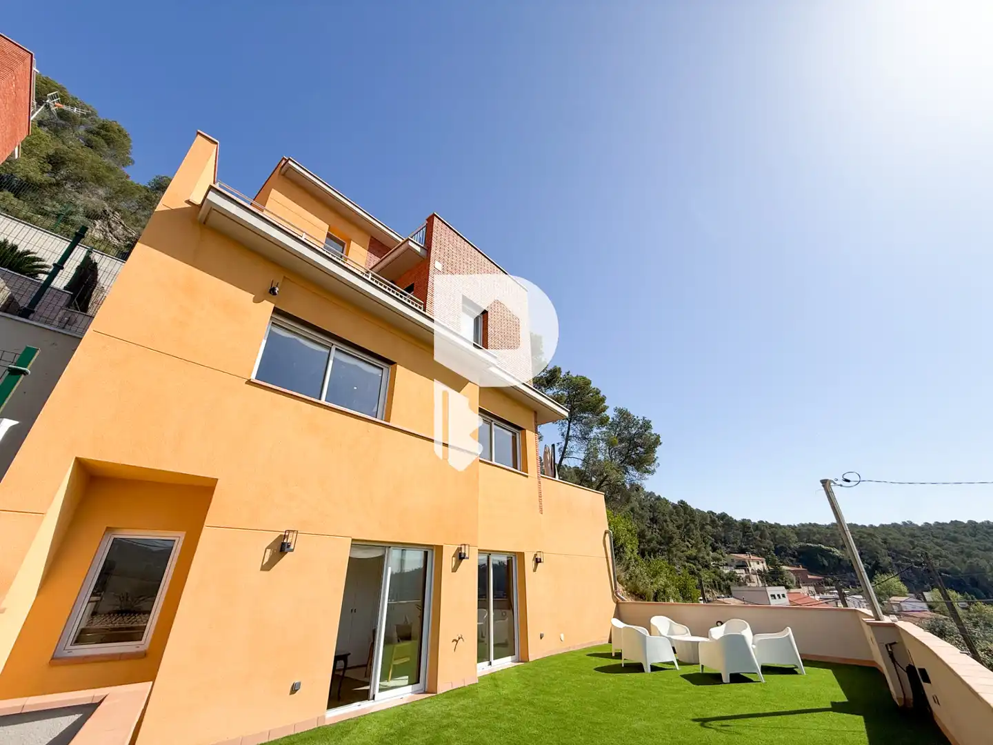 Vista exterior de Casa o chalet de alquiler en Vallirana con Aire acondicionado, Calefacción y Jardín privado