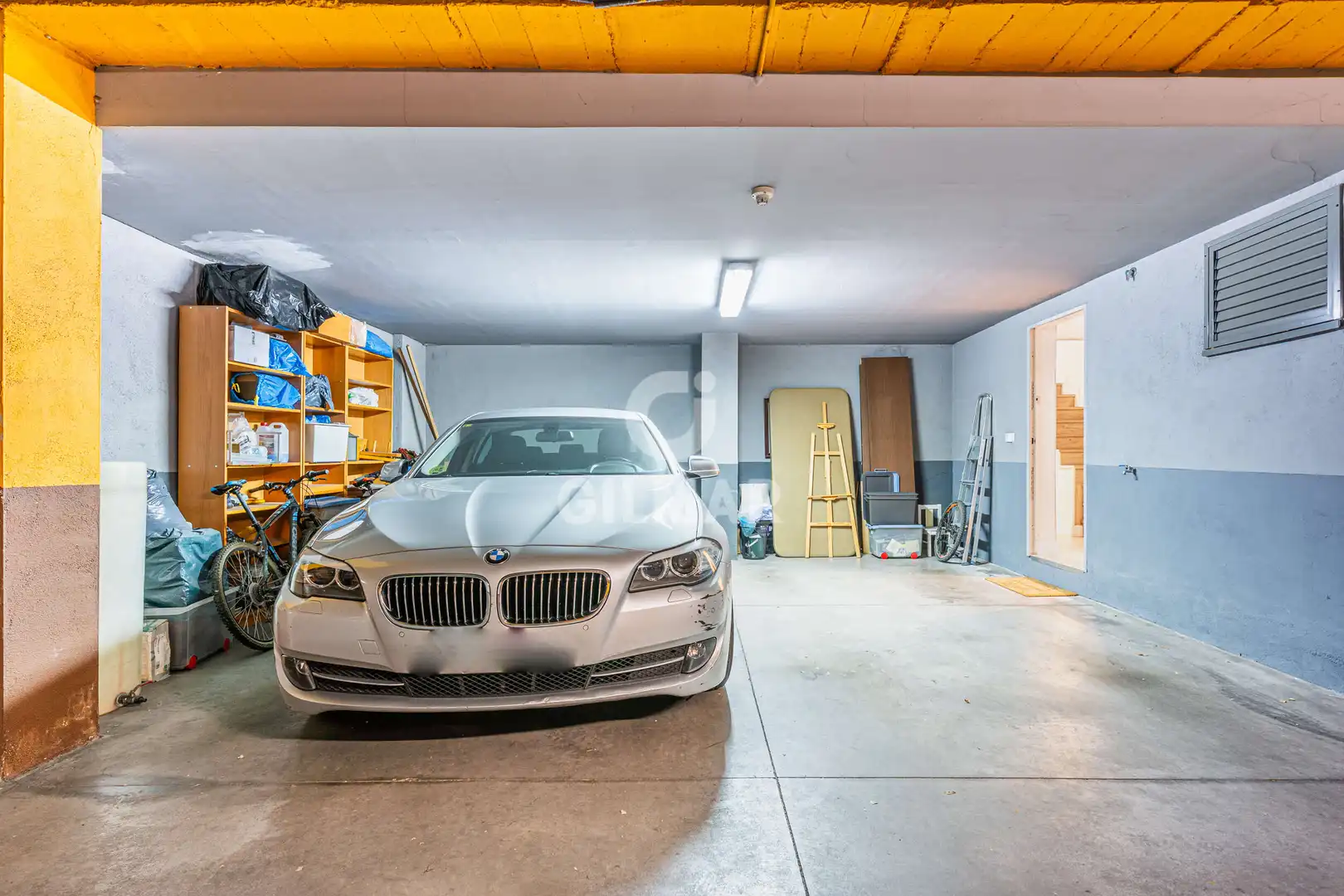 Parkplatz von Einfamilien-Reihenhaus zum Verkauf in Leganés mit Heizung, Privatgarten und Schwimmbad