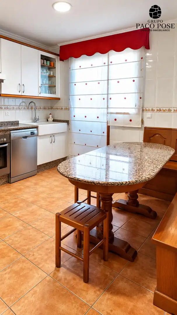 Cocina de Piso en venta en Arteixo con Calefacción, Terraza y Amueblado