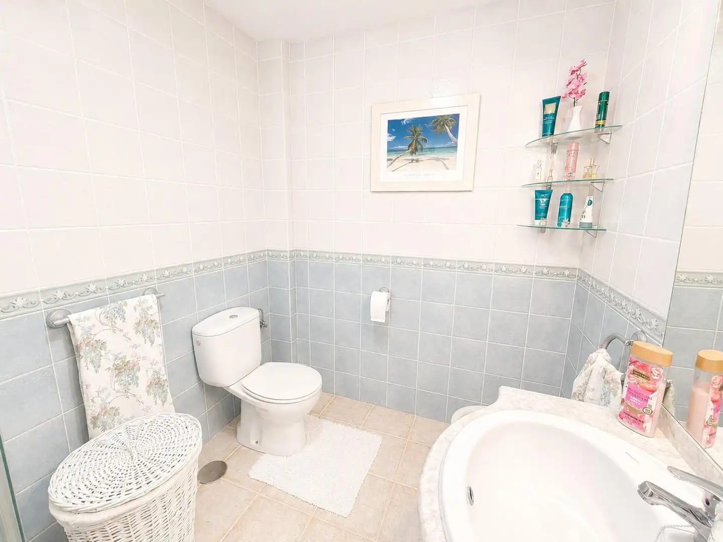 Badezimmer von Wohnungen zum Verkauf in Arona mit Privatgarten, Terrasse und Möbliert