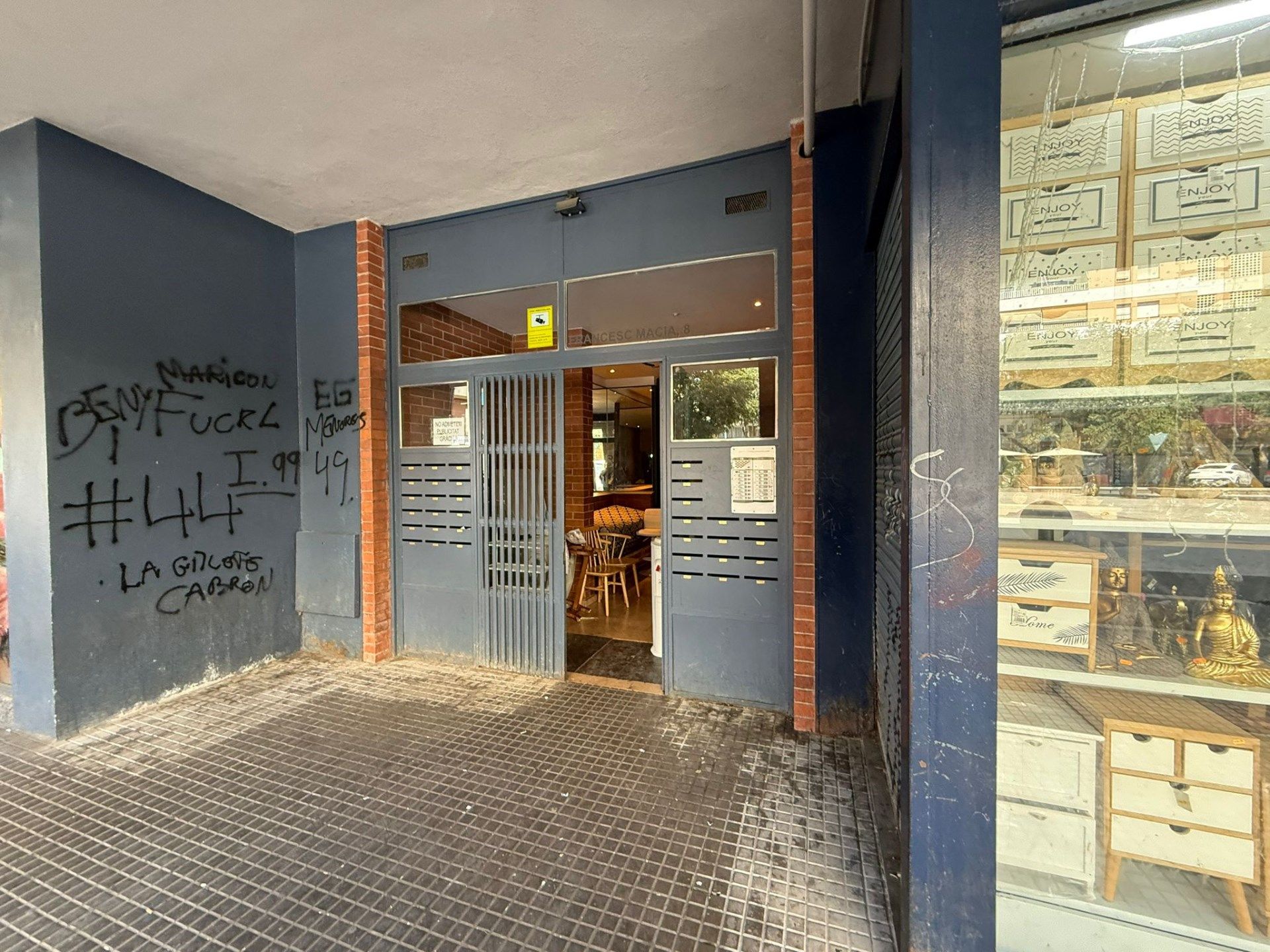 Flat for sale in Salt  with Balcony