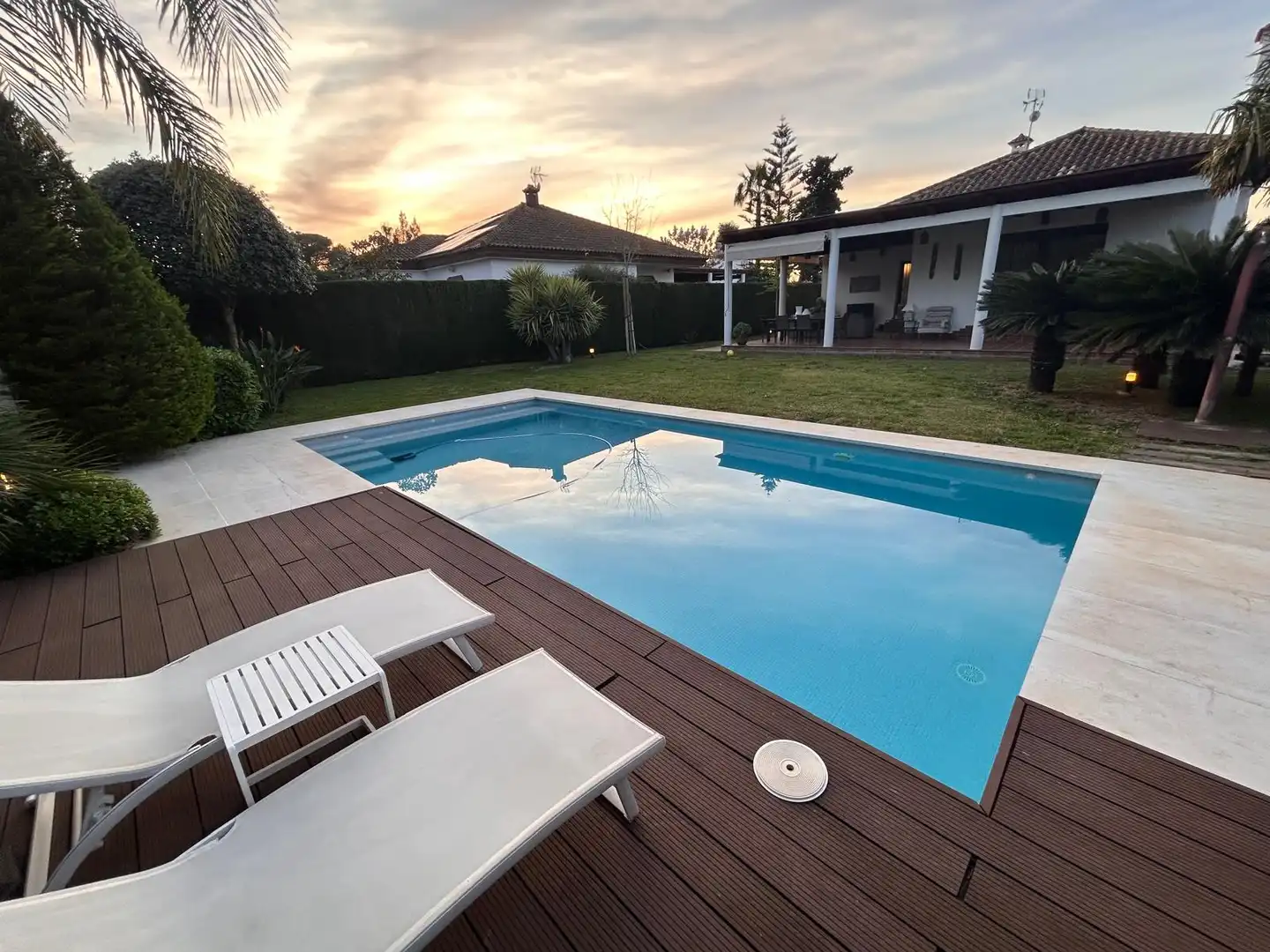 Piscina de Casa o xalet en venda en Alcalá de Guadaira amb Aire condicionat, Jardí privat i Traster