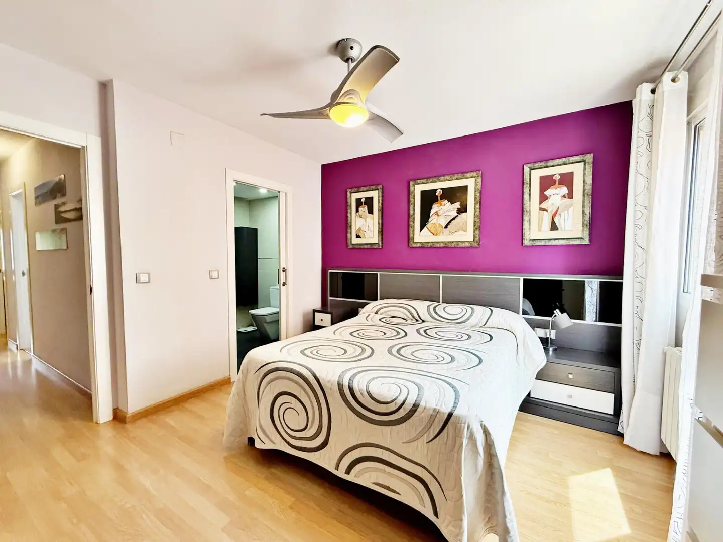 Habitación de Casa adosada en venta en Paterna con Aire acondicionado, Jardín privado y Trastero
