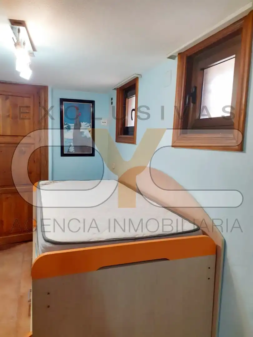 Habitación de Casa adosada en venta en Guardamar del Segura con Aire acondicionado, Terraza y Trastero