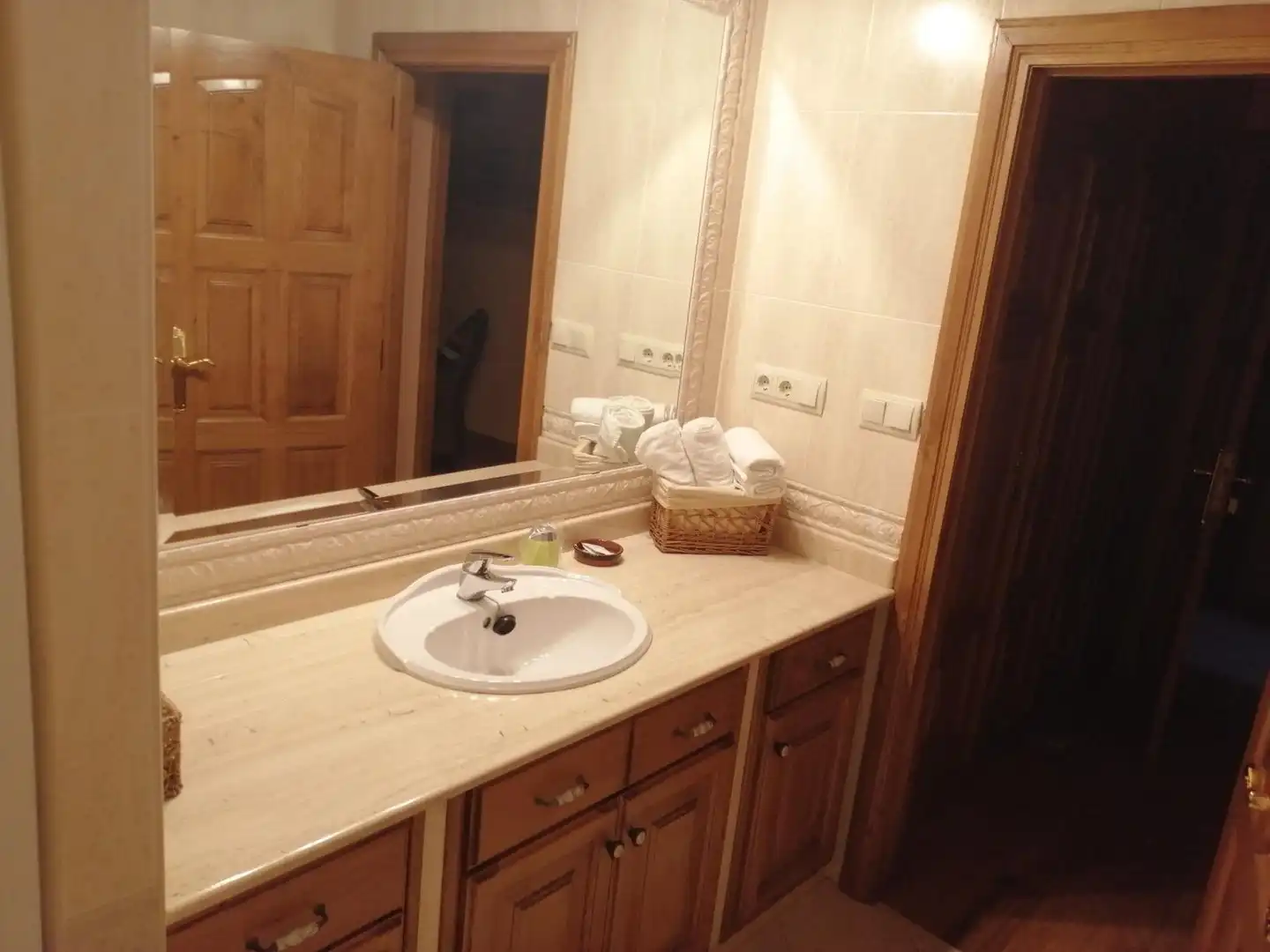 Bany de Casa o xalet de lloguer en Entrambasaguas amb Calefacció, Jardí privat i Parquet