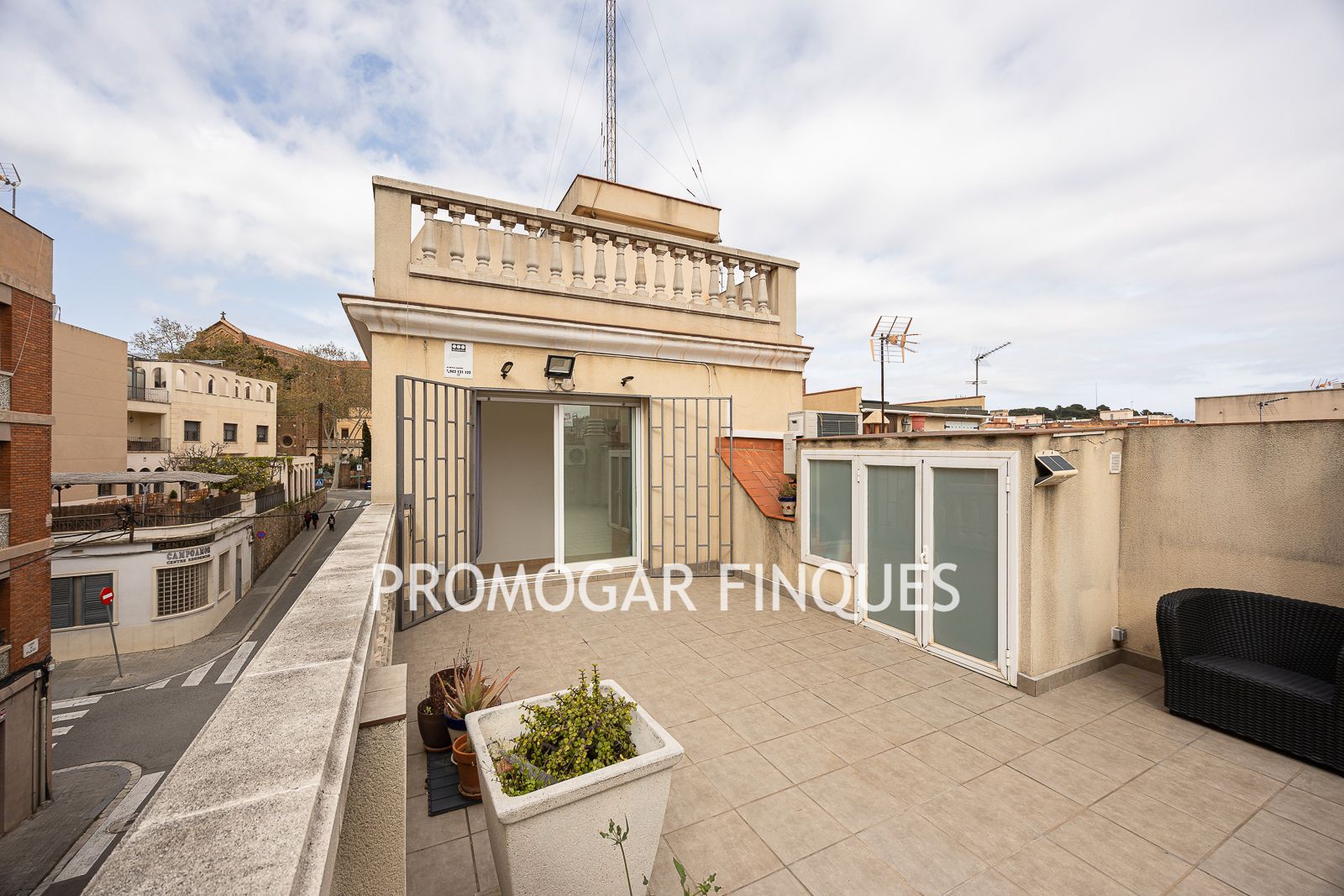 Terrace of Single-family semi-detached for sale in  Barcelona Capital  with Air Conditioner, Heating and Terrace