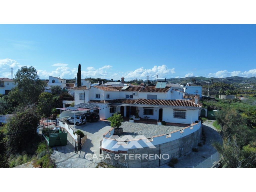 Exterior view of House or chalet for sale in Vélez-Málaga