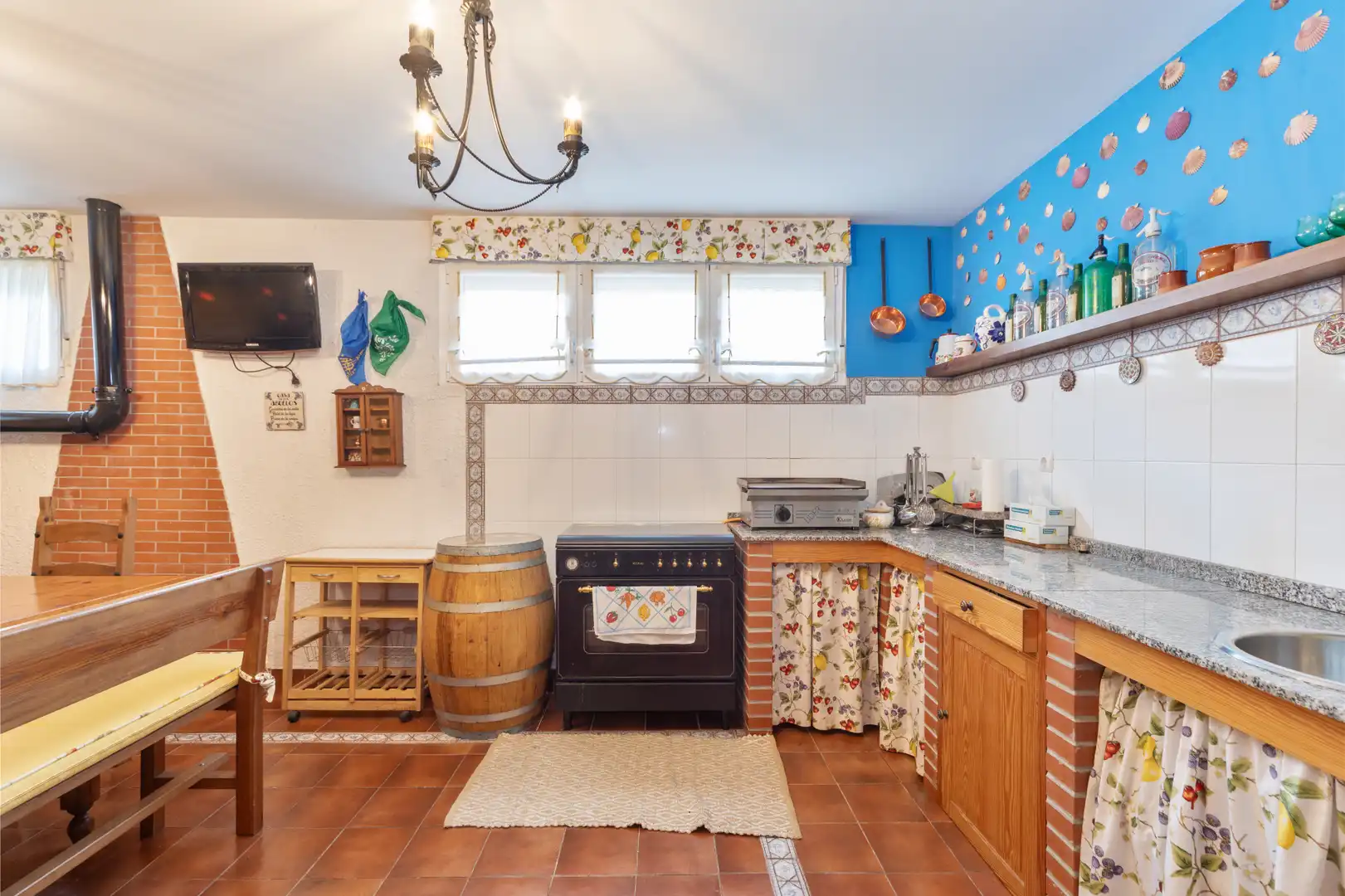Kitchen of Houses for sale in Oviedo   with Heating, Private garden and Parquet flooring