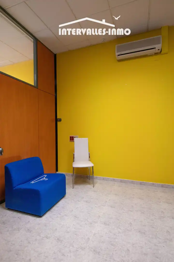 Oficina en venda a Caldes de Montbui