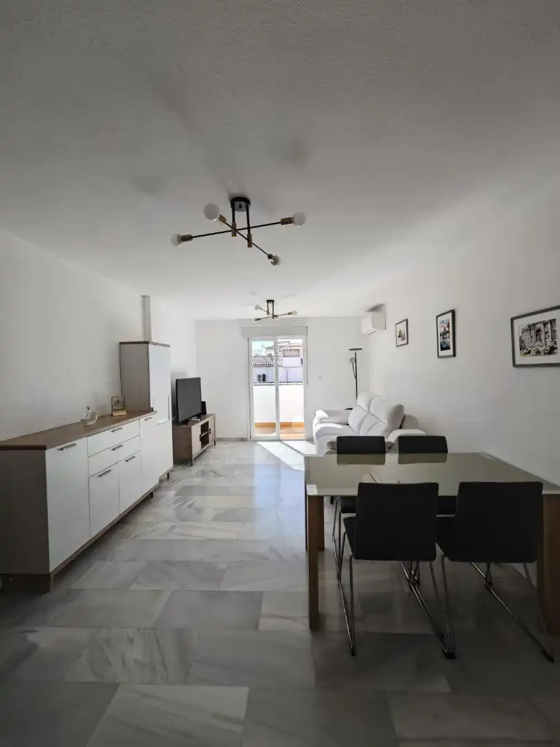 Sala d'estar de Àtic en venda en Vélez-Málaga amb Aire condicionat, Terrassa i Moblat