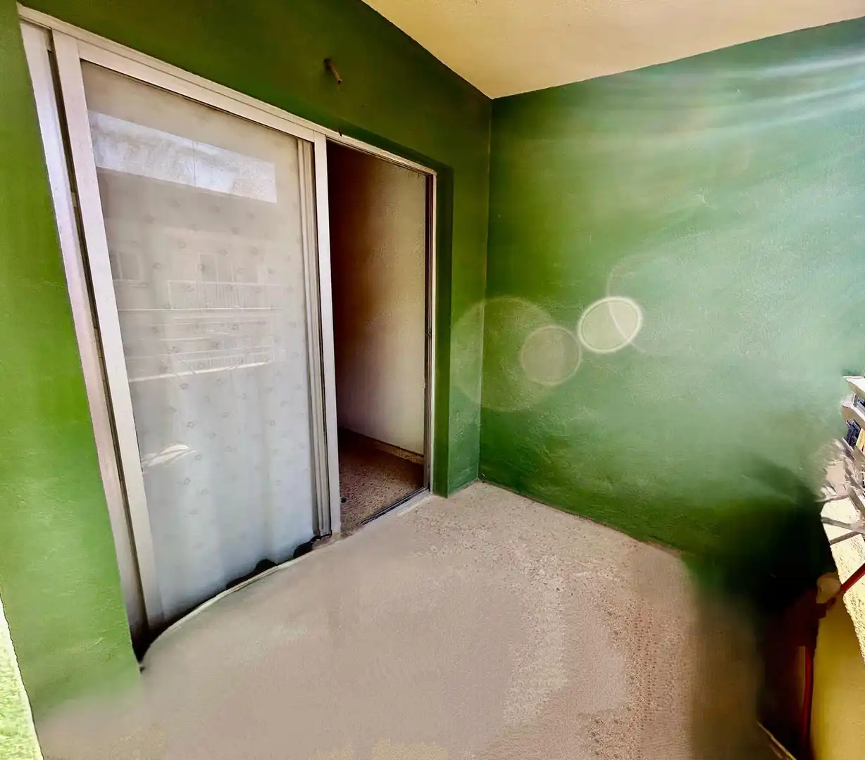 Habitación de Piso en venta en Valencia con Balcón