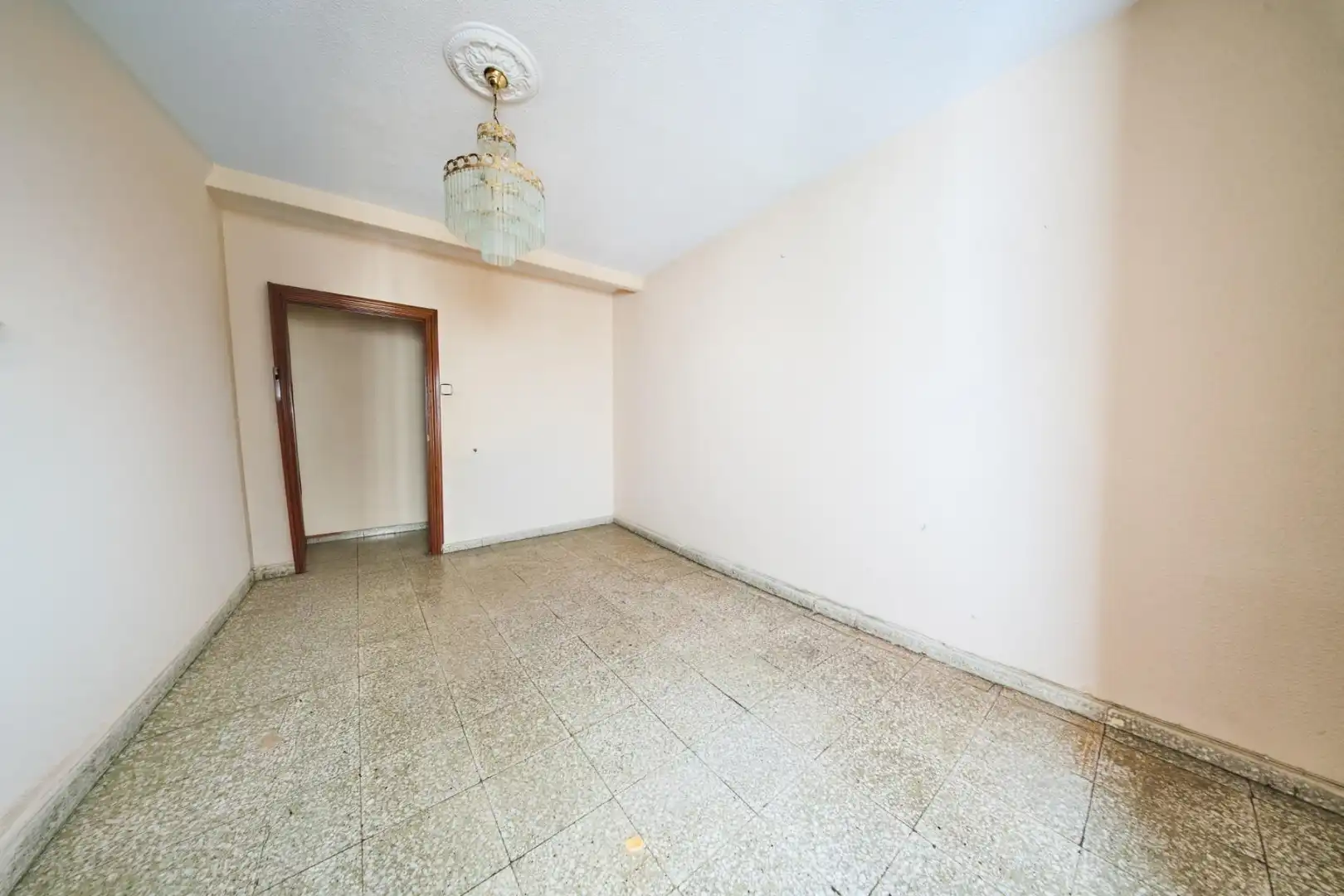 Habitación de Piso en venta en Granada con Calefacción