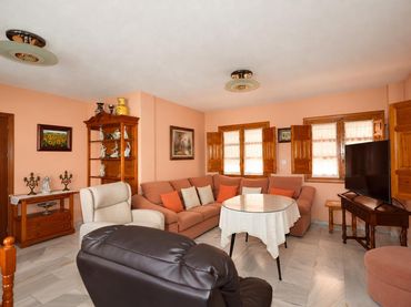 Villa con balcone in vendita a Calle Aracena