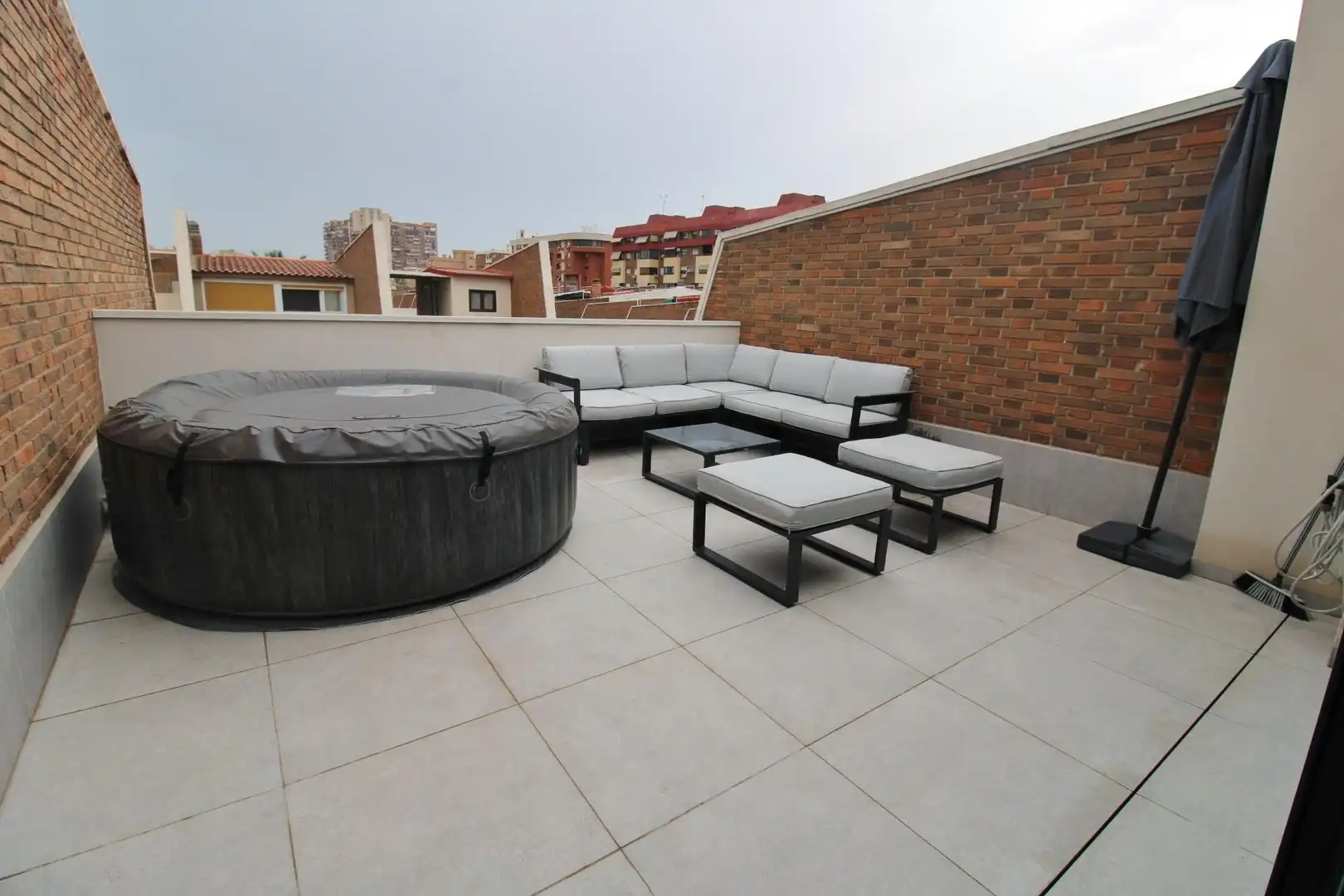 Terrassa de Casa o xalet en venda en Alicante / Alacant amb Aire condicionat, Terrassa i Moblat