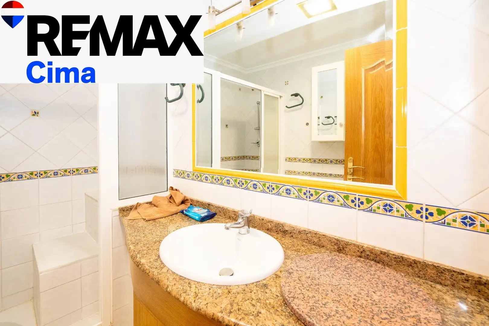 Baño de Piso en venta en Baza, Granada