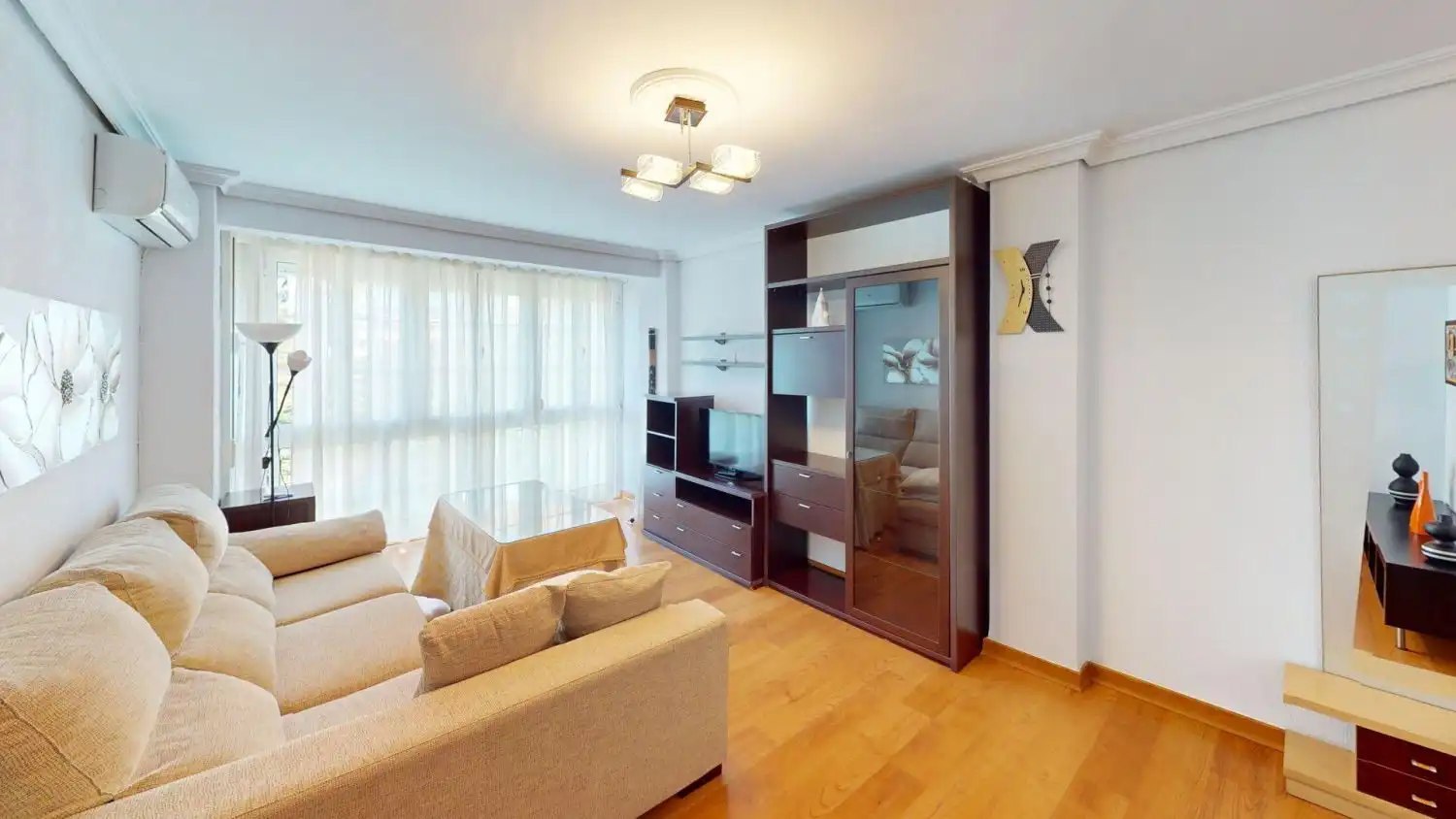 Wohnzimmer von Wohnung zur Miete in Sevilla mit Klimaanlage und Heizung