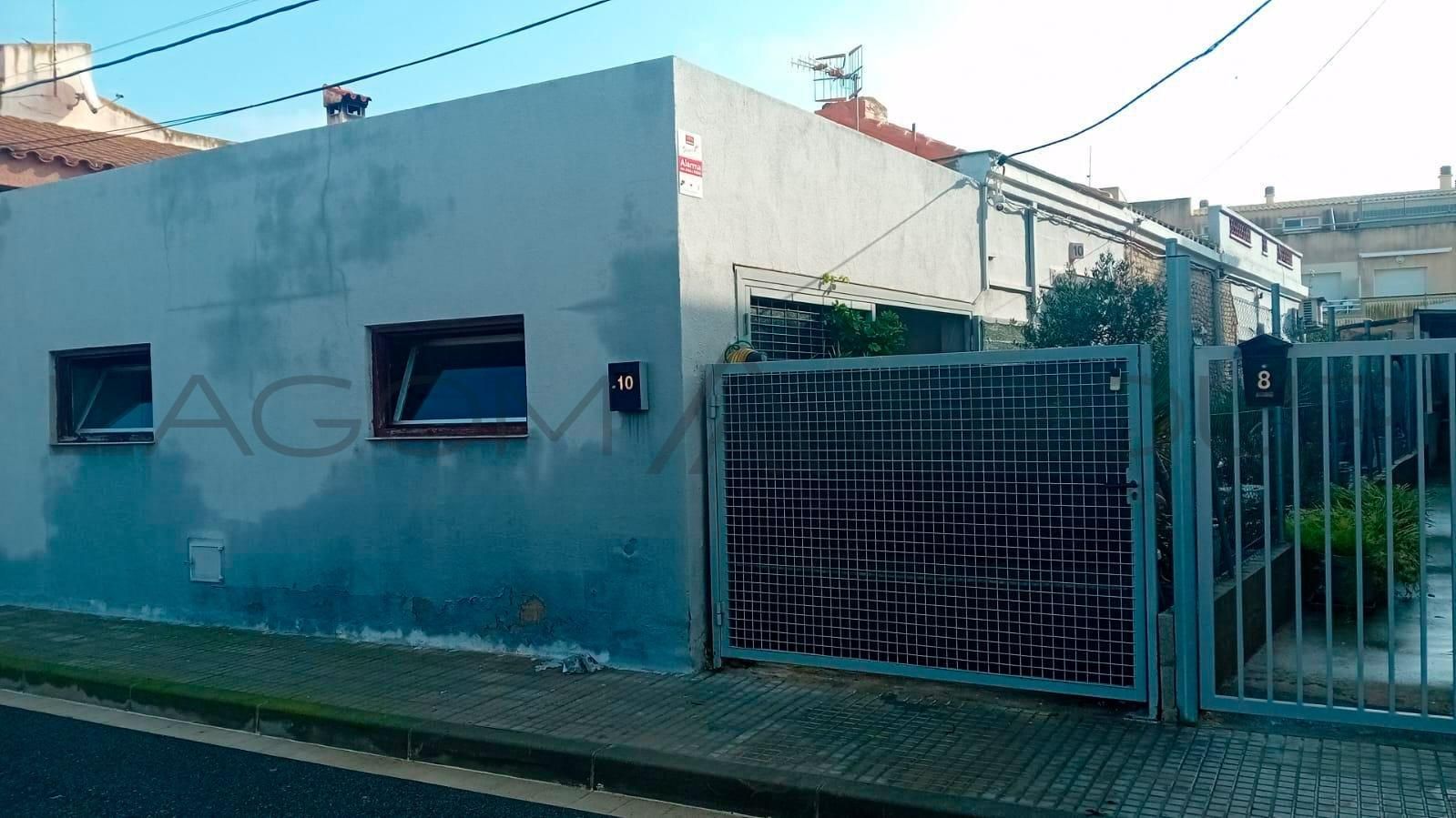 Exterior view of Flat for sale in Sant Jaume d'Enveja  with Private garden
