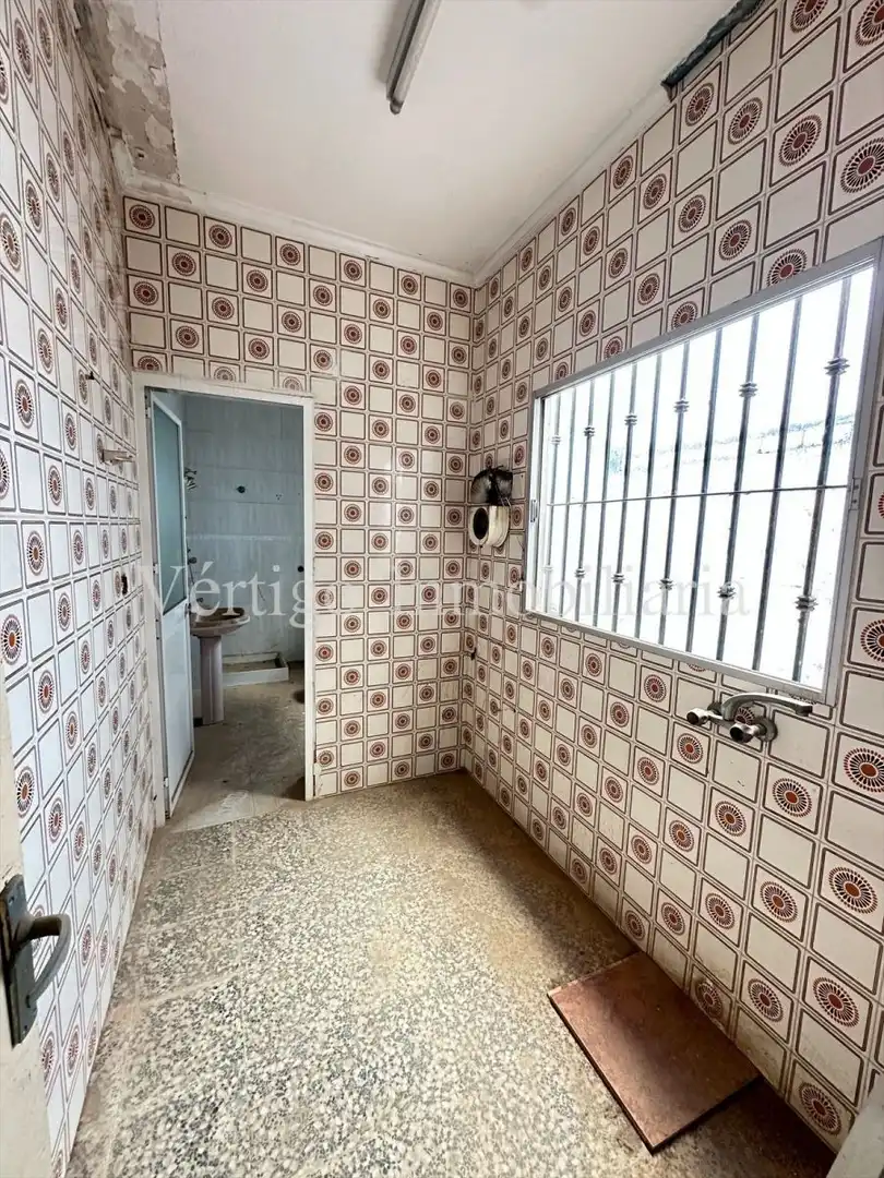 Houses for sale in Dos Hermanas  with Terrace, Storage room and Balcony