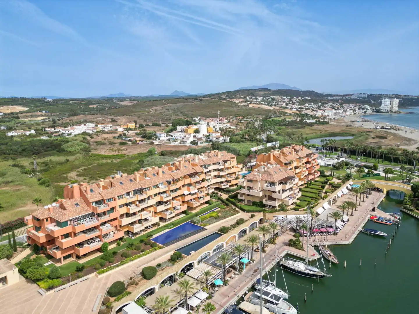 Apartment with pool for sale in Puerto de Sotogrande - La Marina, imagen 2