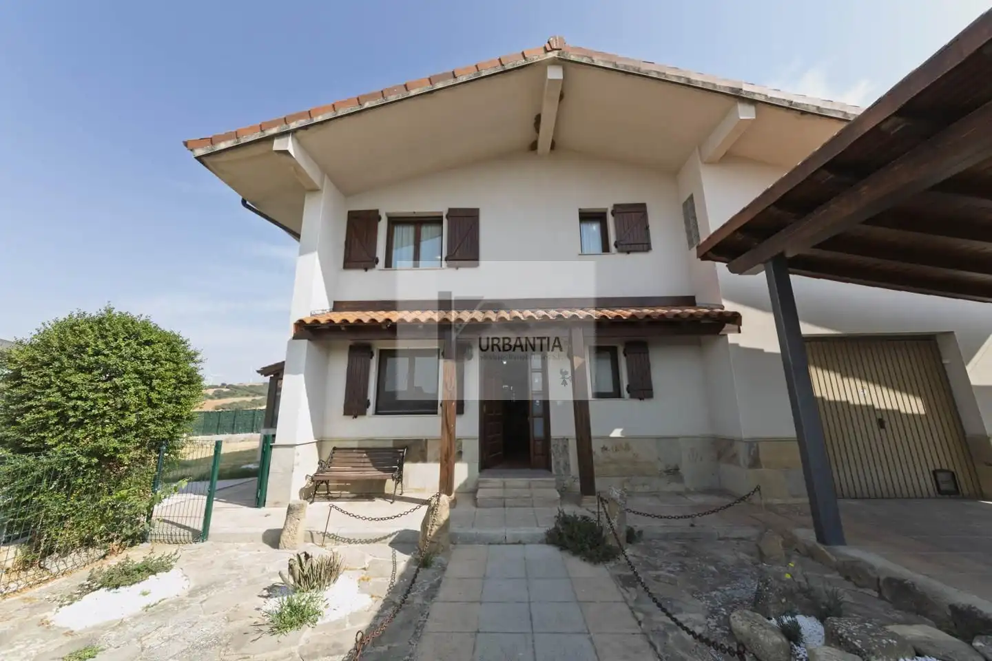 Vista exterior de Casa o xalet en venda en Olóriz / Oloritz amb Aire condicionat, Calefacció i Jardí privat