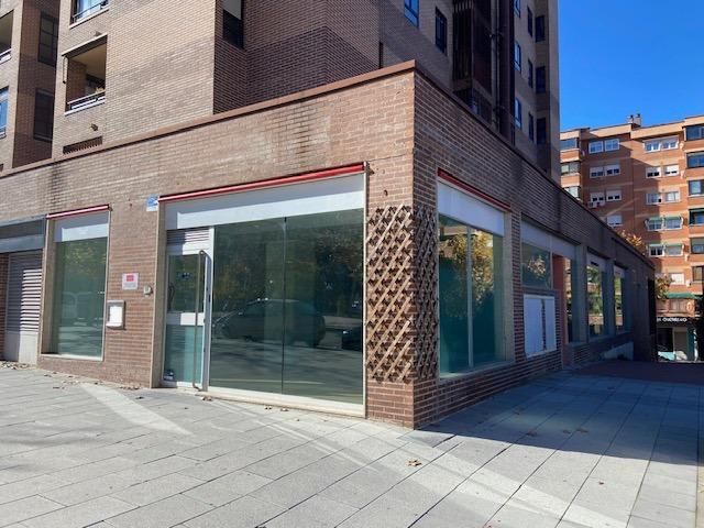 Vista exterior de Local de lloguer en Tres Cantos