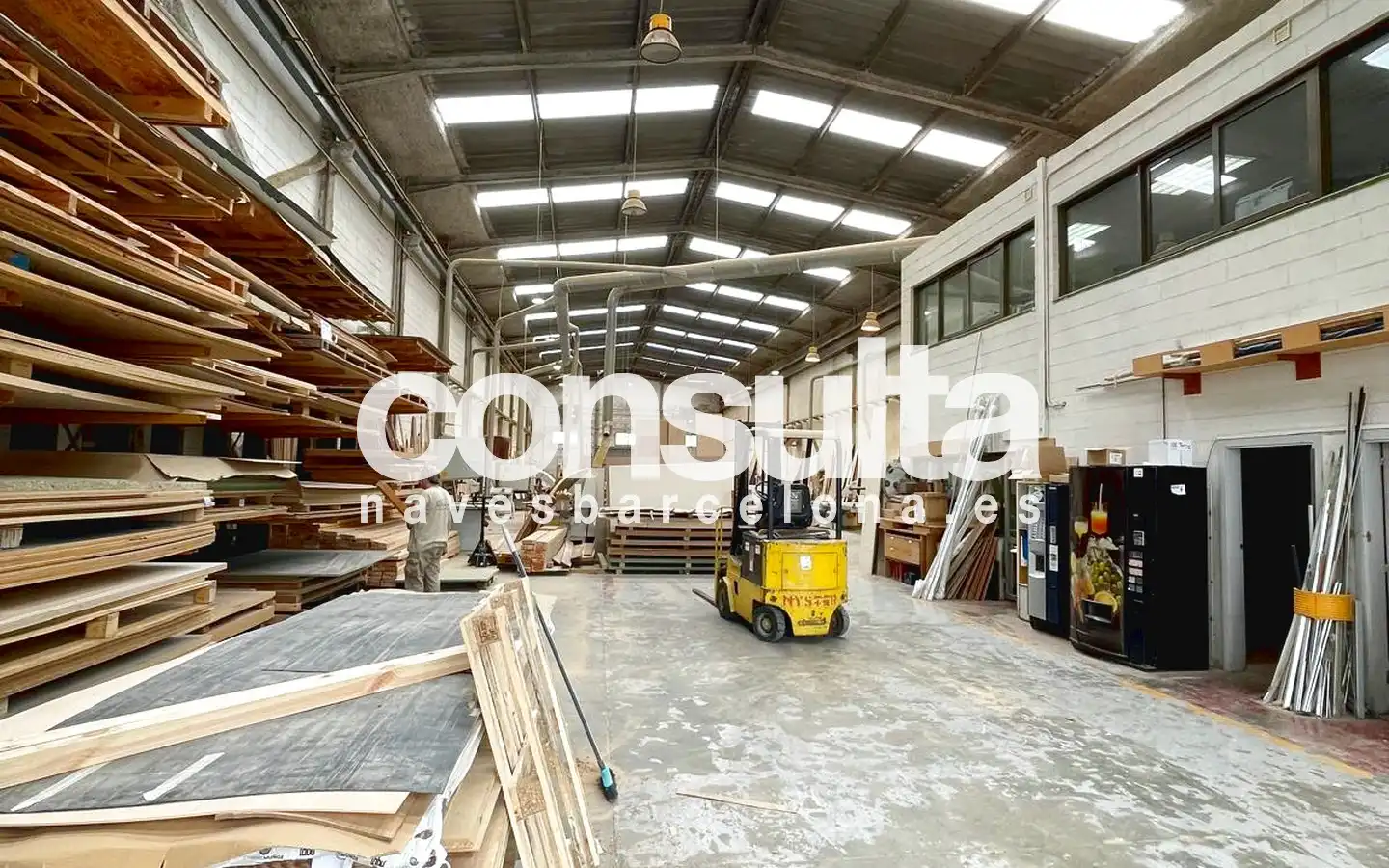 Nave industrial en venta en Avinguda Ponent 3