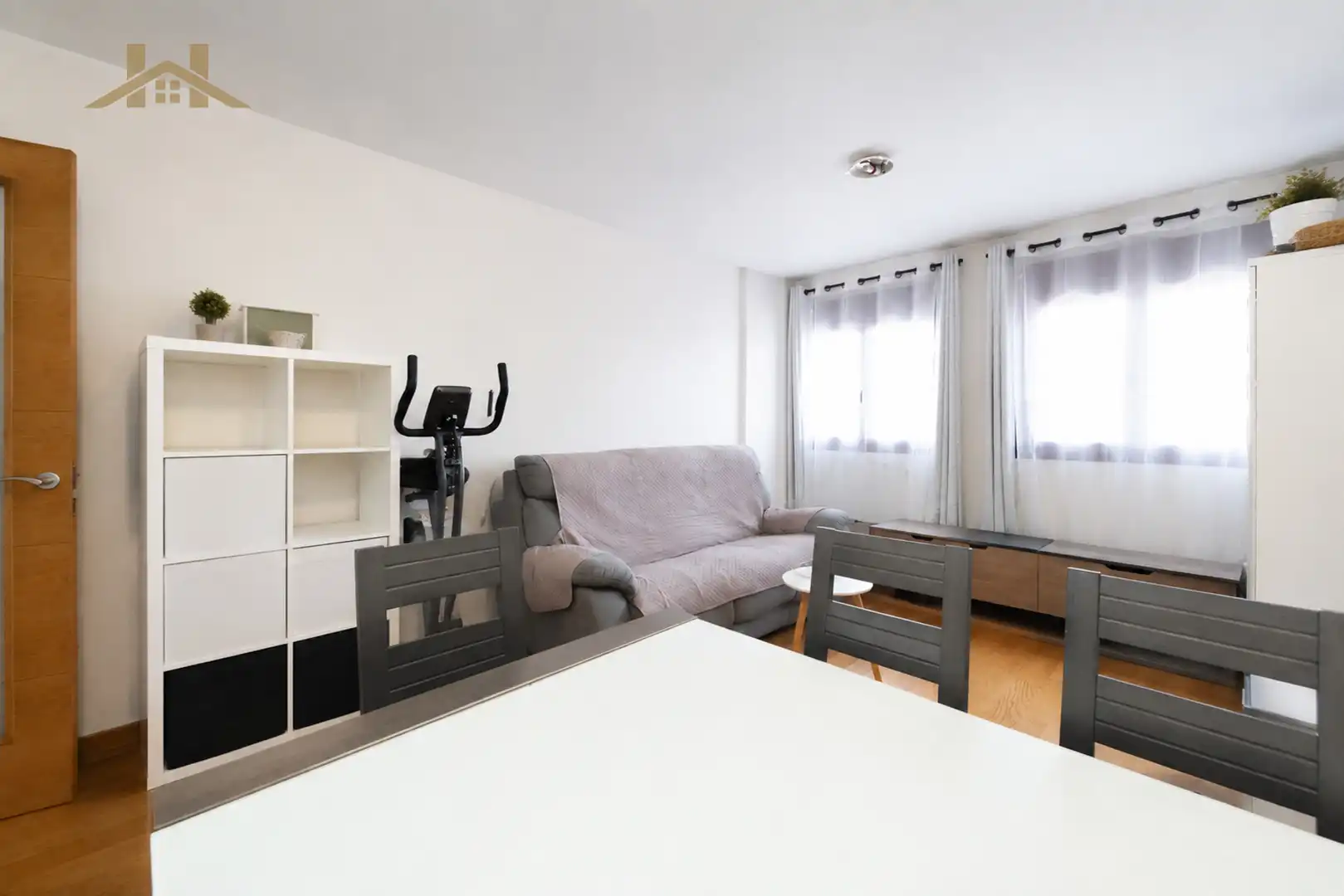 Living room of Flat for sale in Valdemorillo  with Air Conditioner, Heating and Storage room