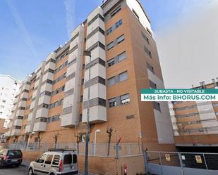 Vista exterior de Pis en venda en Alcorcón amb Jardí privat i Piscina