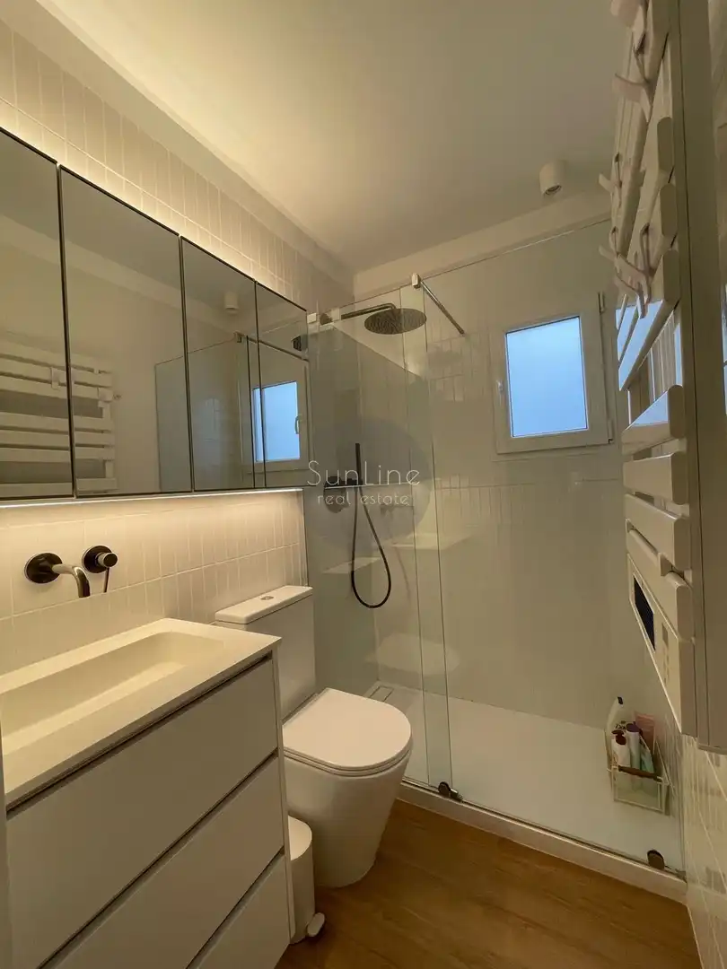 Badezimmer von Wohnung zur Miete in Poblats Marítims