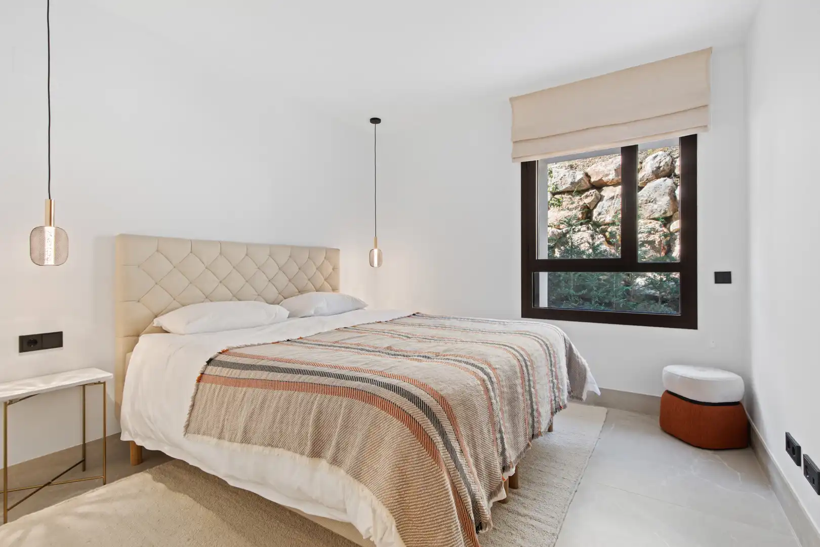 Habitación de Apartamento en venta en Istán con Aire acondicionado, Terraza y Piscina
