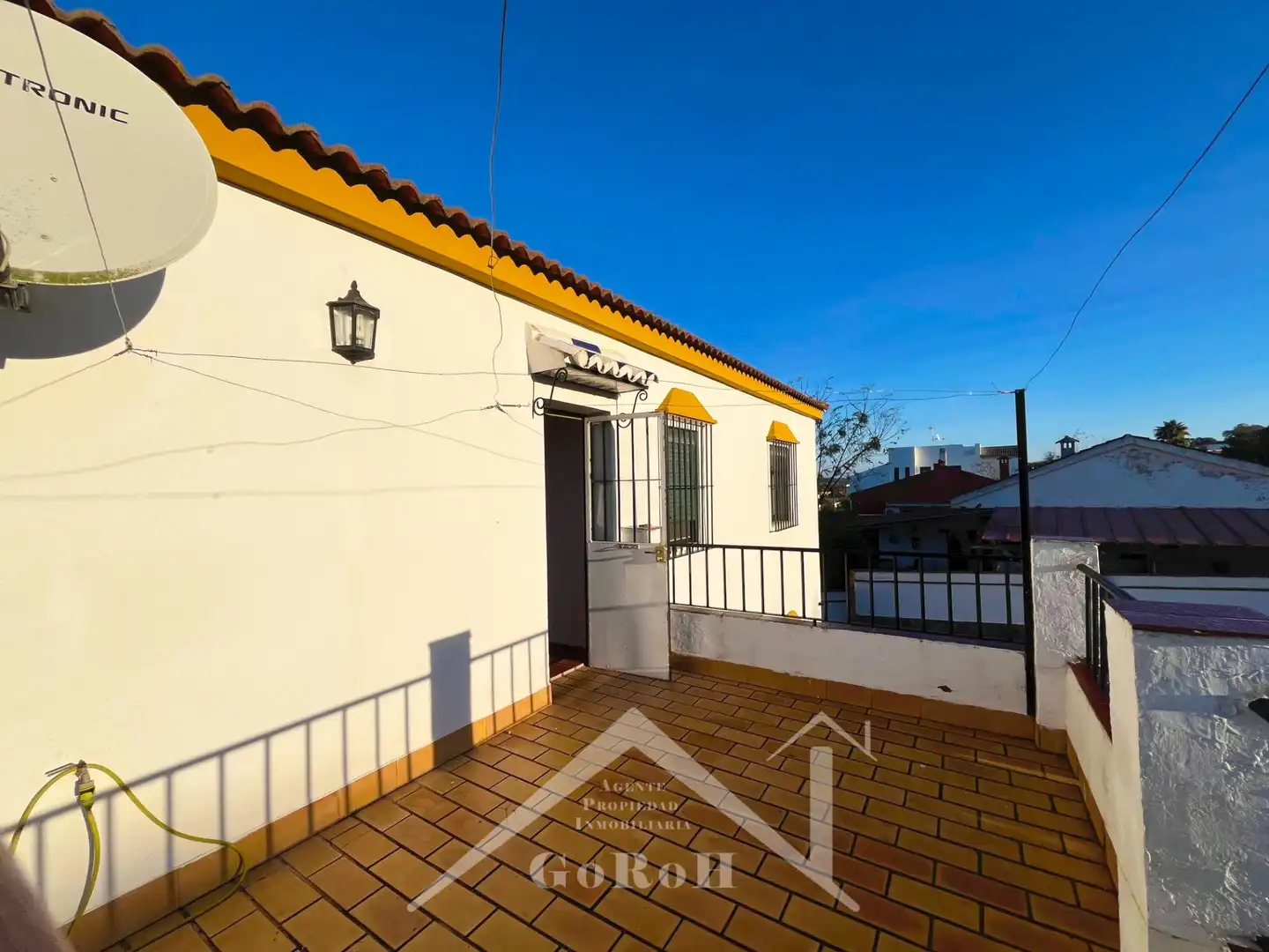 Vista exterior de Casa o xalet en venda en Castilblanco de los Arroyos amb Aire condicionat, Jardí privat i Terrassa