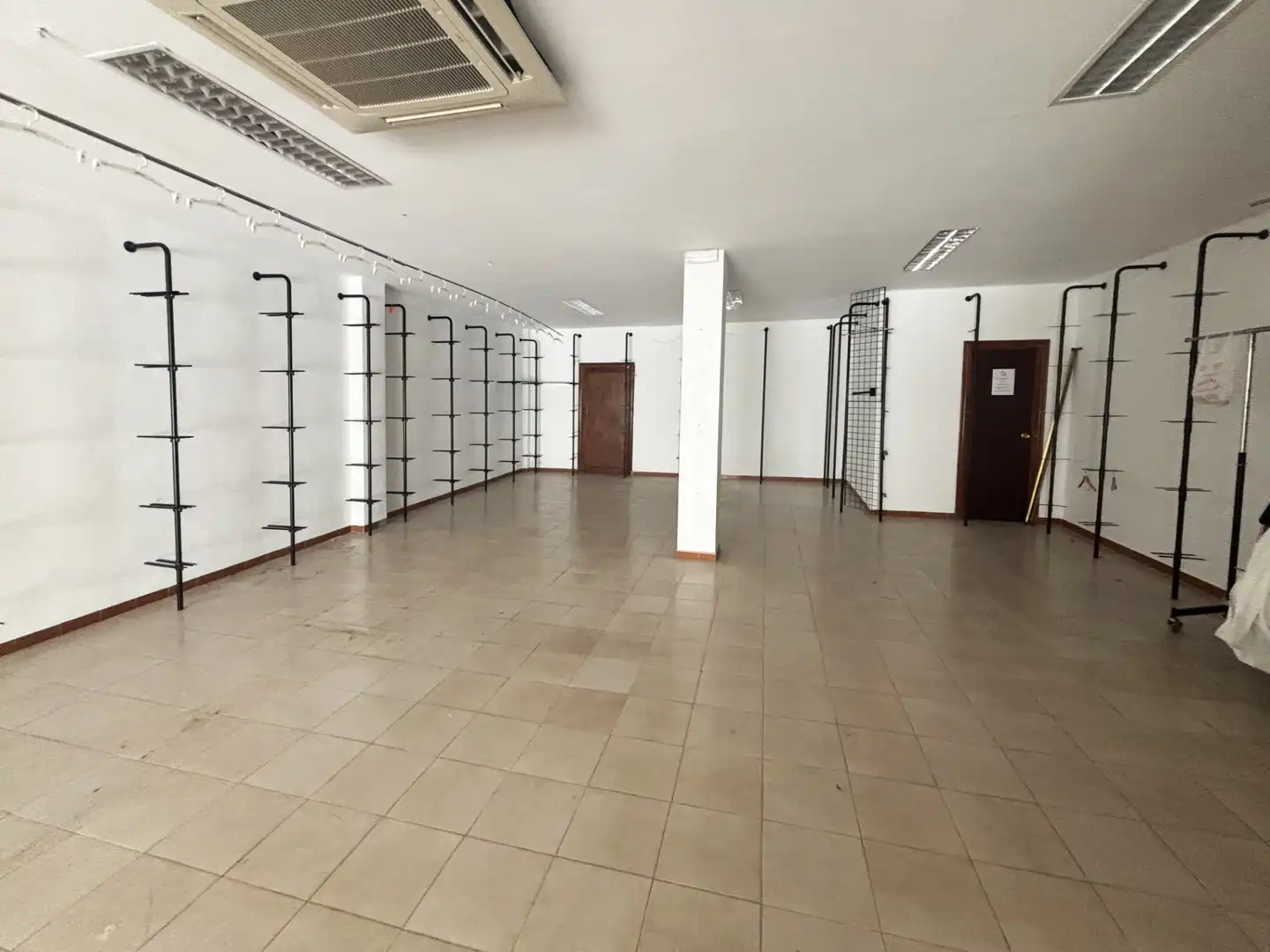 Local en venta en Benalup-Casas Viejas con Aire acondicionado