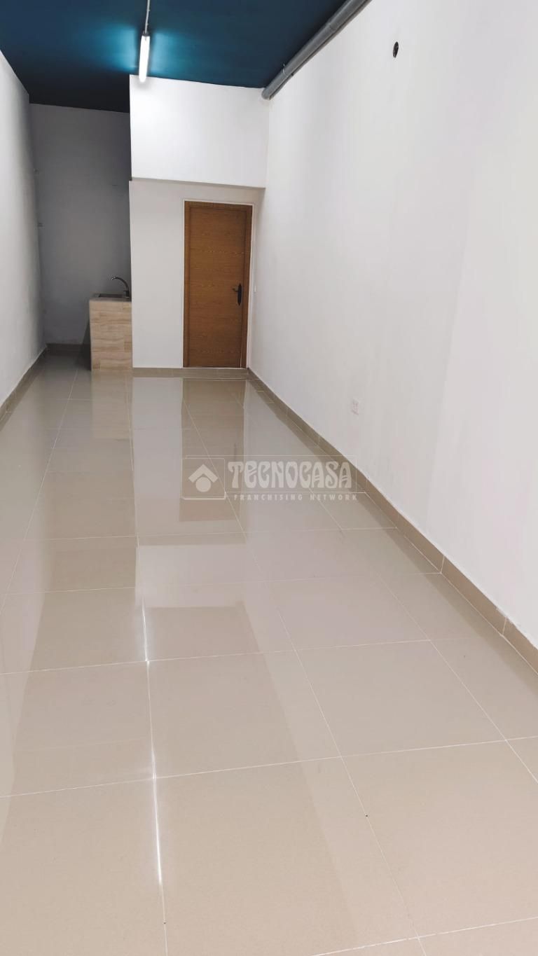 Premises for sale in  Granada Capital