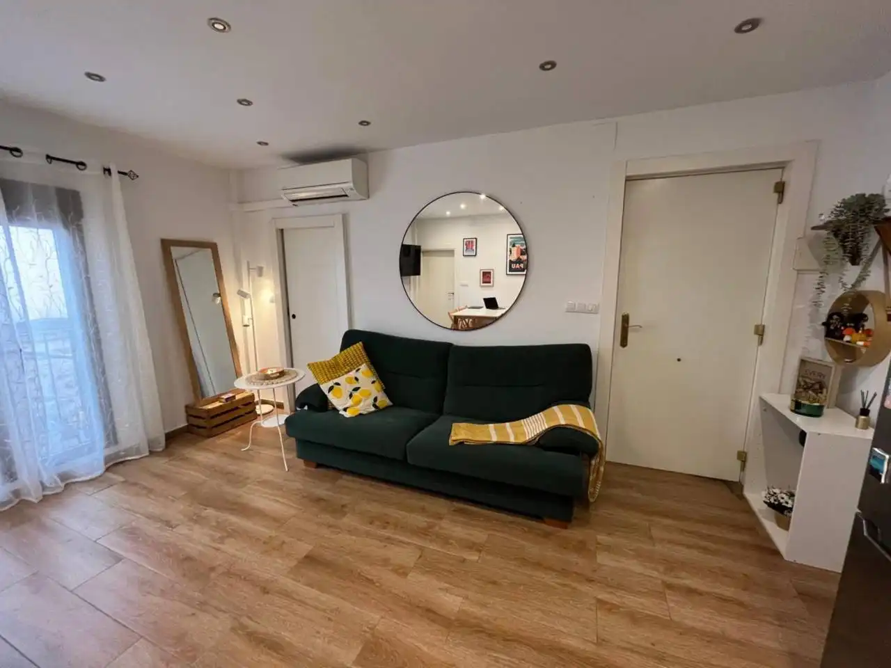 Living room of Flat for sale in  Toledo Capital  with Air Conditioner and Terrace