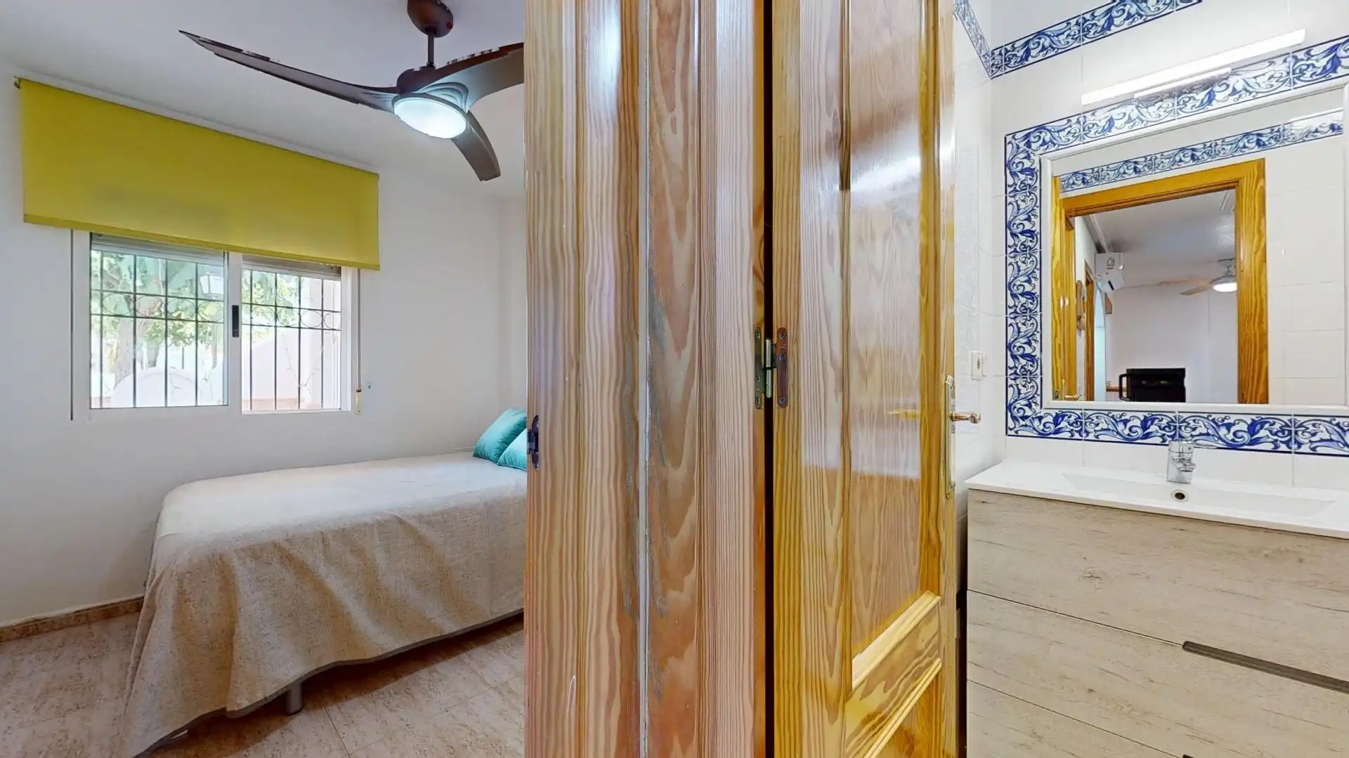 Dormitori de Casa o xalet en venda en Pilar de la Horadada amb Aire condicionat, Terrassa i Traster