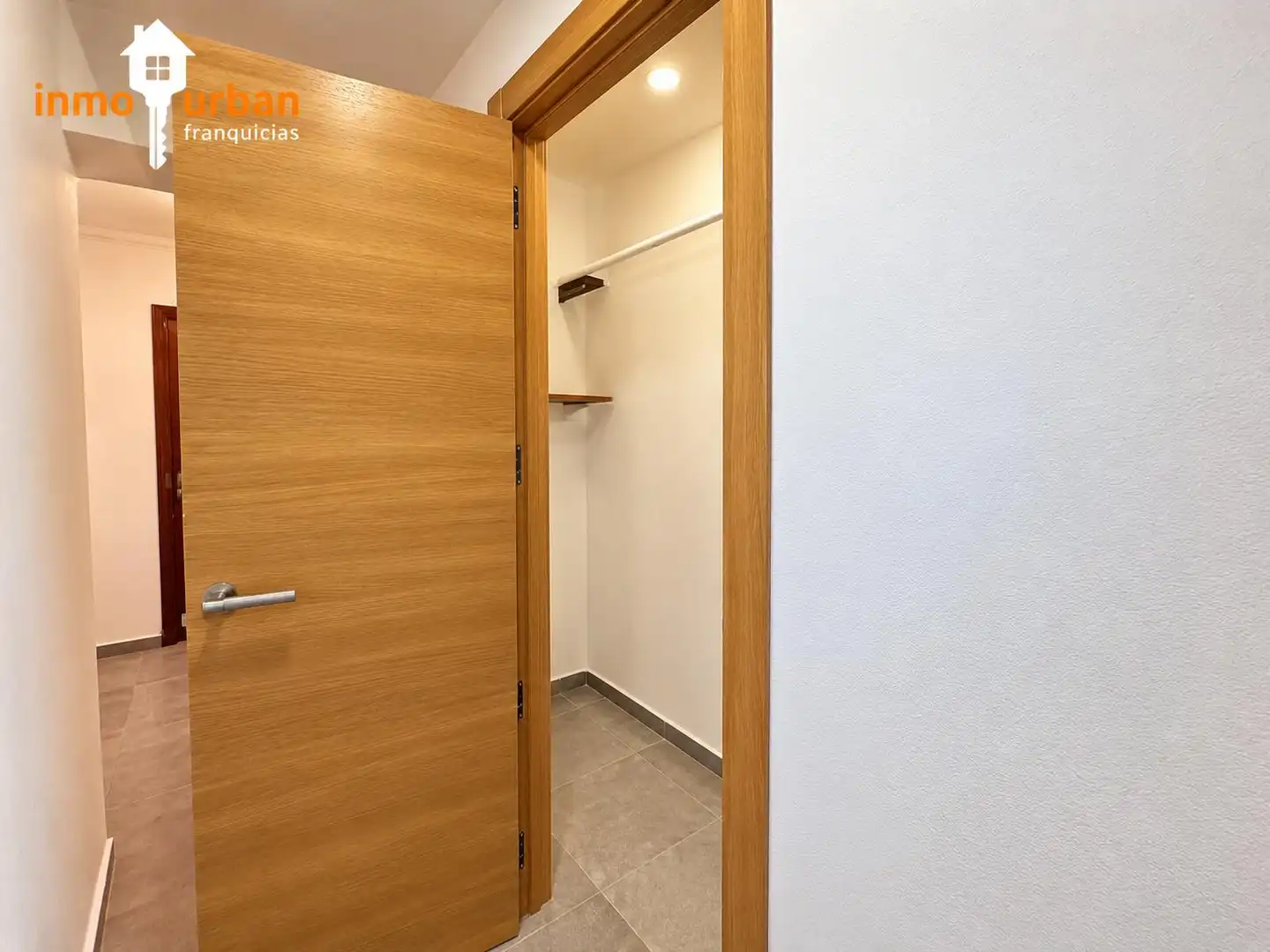 Piso con terraza en venta en Llevant, imagen 2