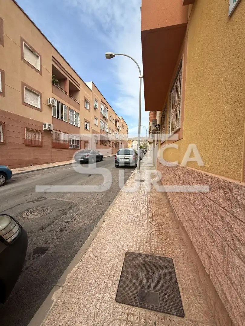 Flat with lift for sale in Calle Río Ebro, imagen 2