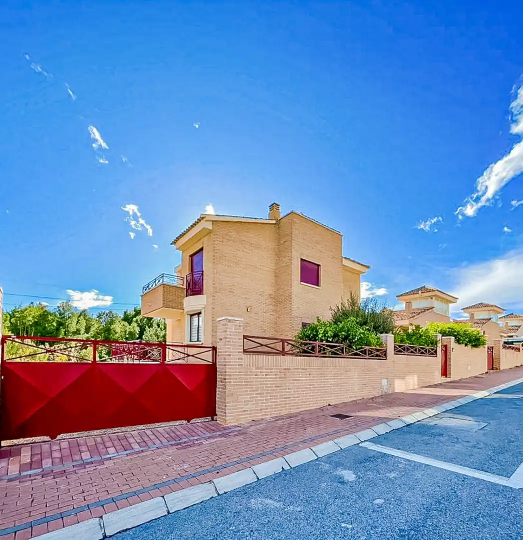 Vista exterior de Casa o xalet en venda en Montebello - Nou Espai