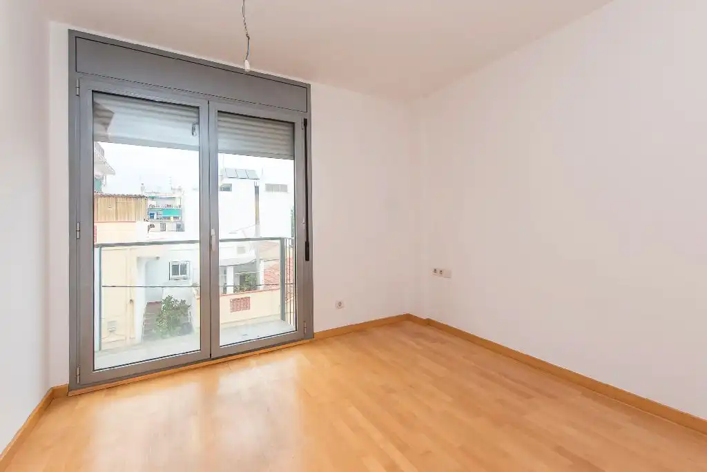 Piso en venta en Carrer Moianès, Hostal