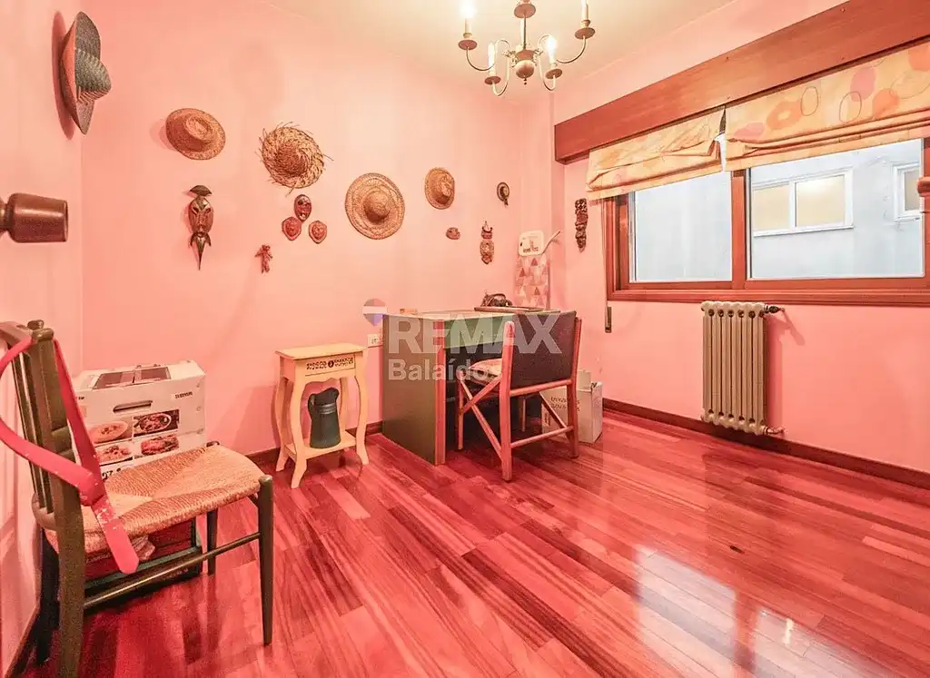 Piso en venta en Vigo  con Calefacción, Parquet y Terraza