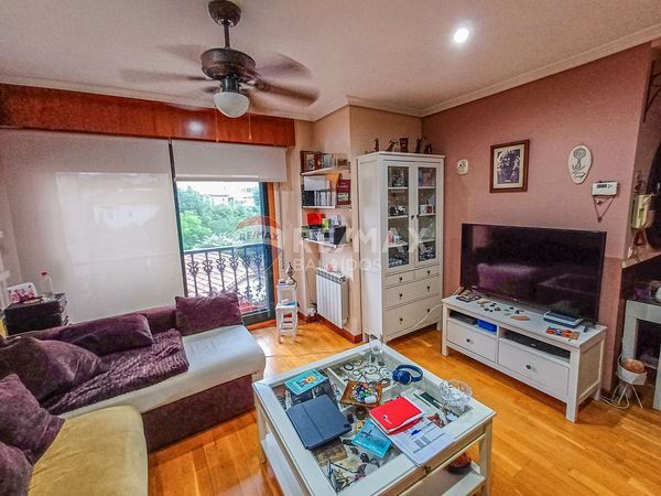 Living room of Duplex for sale in Vigo   with Heating, Parquet flooring and Storage room